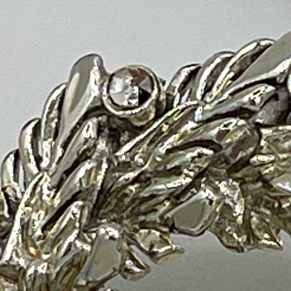 Vintage Christmas Brooches Lot Of 4 Tree Deer Wreath Penguin - Picture 10 of 12